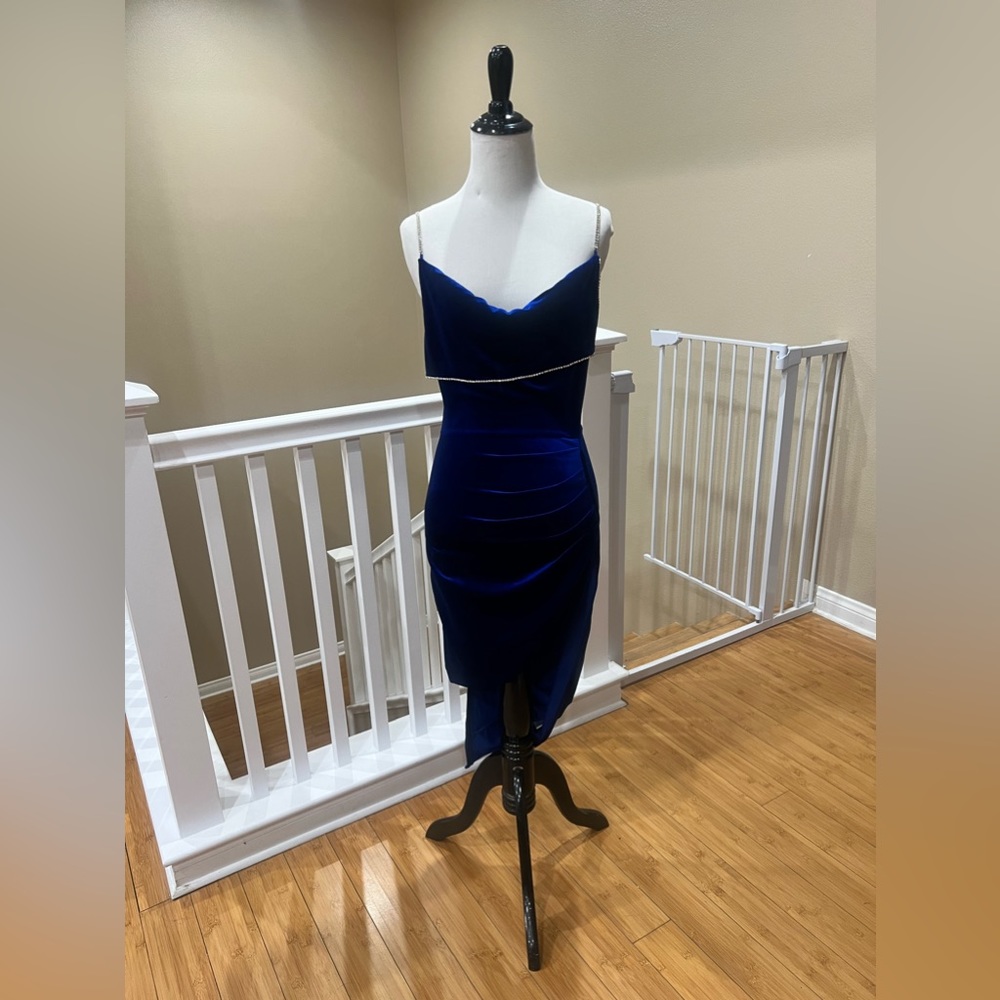 Band of stars premium velvet midi dress with embellishment detail in cobalt - Picture 7 of 10